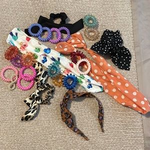 24 hair accessory pieces mixed brands